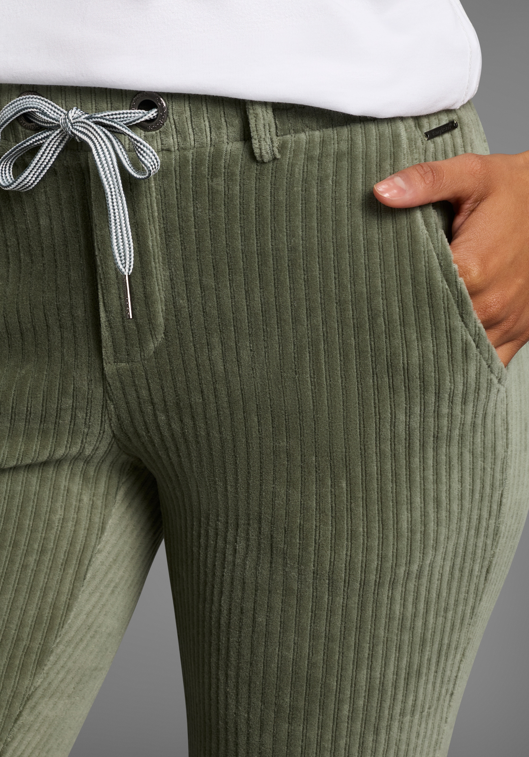 KangaROOS Jogger Pants  in Cord-Optik mit elastischem Bund