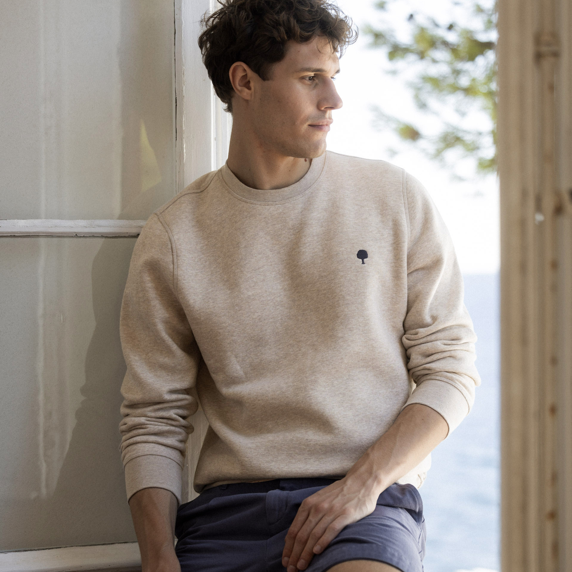 Sweat beige chiné broderie arbre coton et coton recyclé - modèle donzy