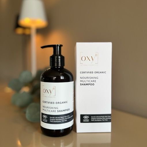 oxy8 Naturkosmetik NOURISHING MULTICARE SHAMPOO - Für glänzendes Haar. Gegen Spliss und Schuppen.