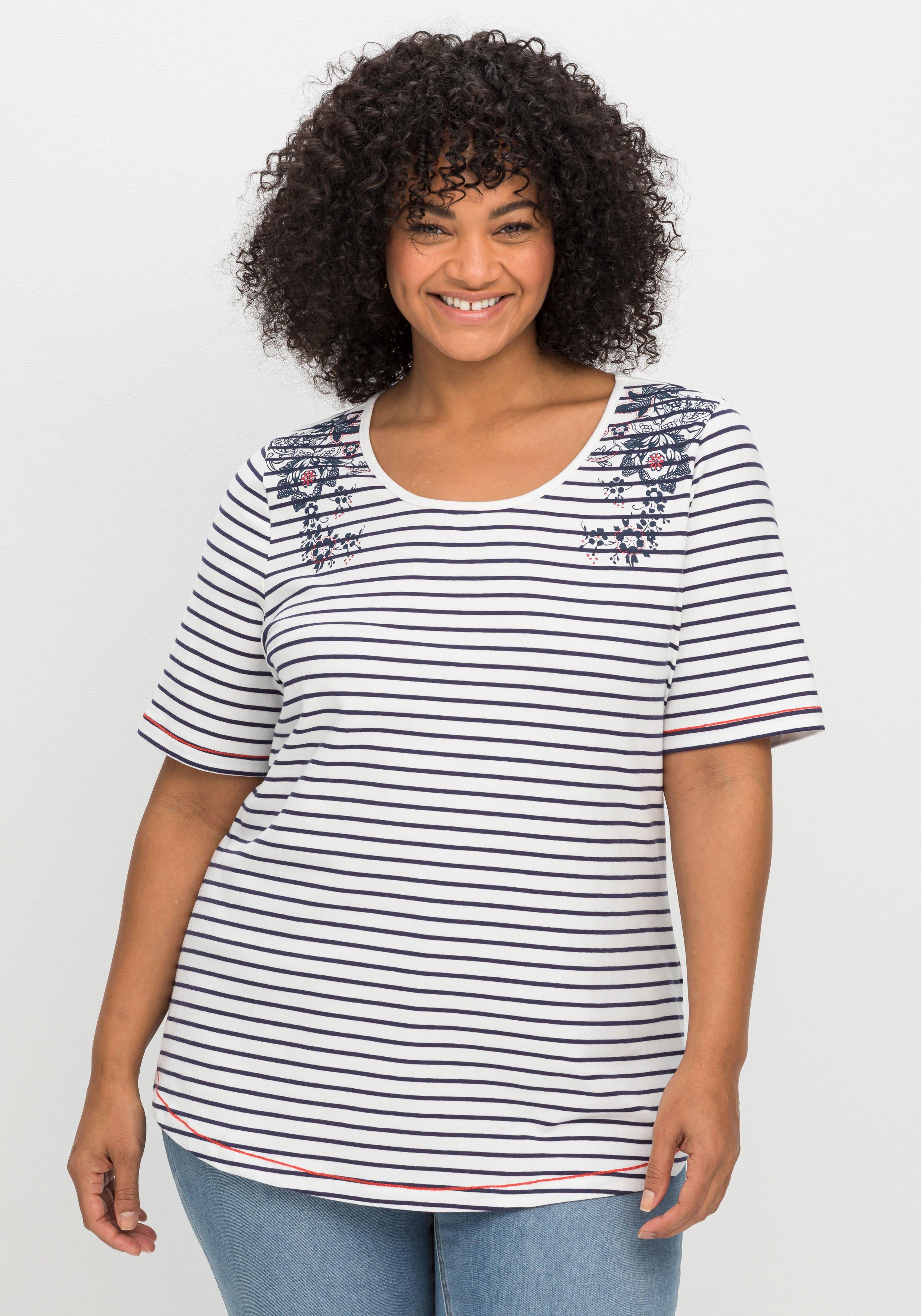 Ringelshirt mit floralem Druck und Kontrastnähten