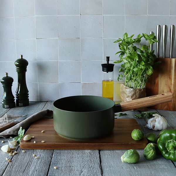 Casserole Ector induction aluminium revêtu manche en bois 18 cm vert O