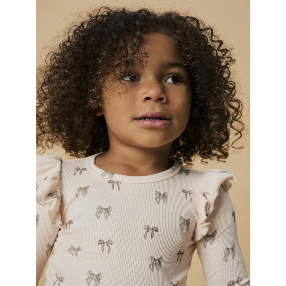 Køb Lil'Atelier Silver Peony Bow Nmfgavo Eko Ls Slim Top Lil Noos