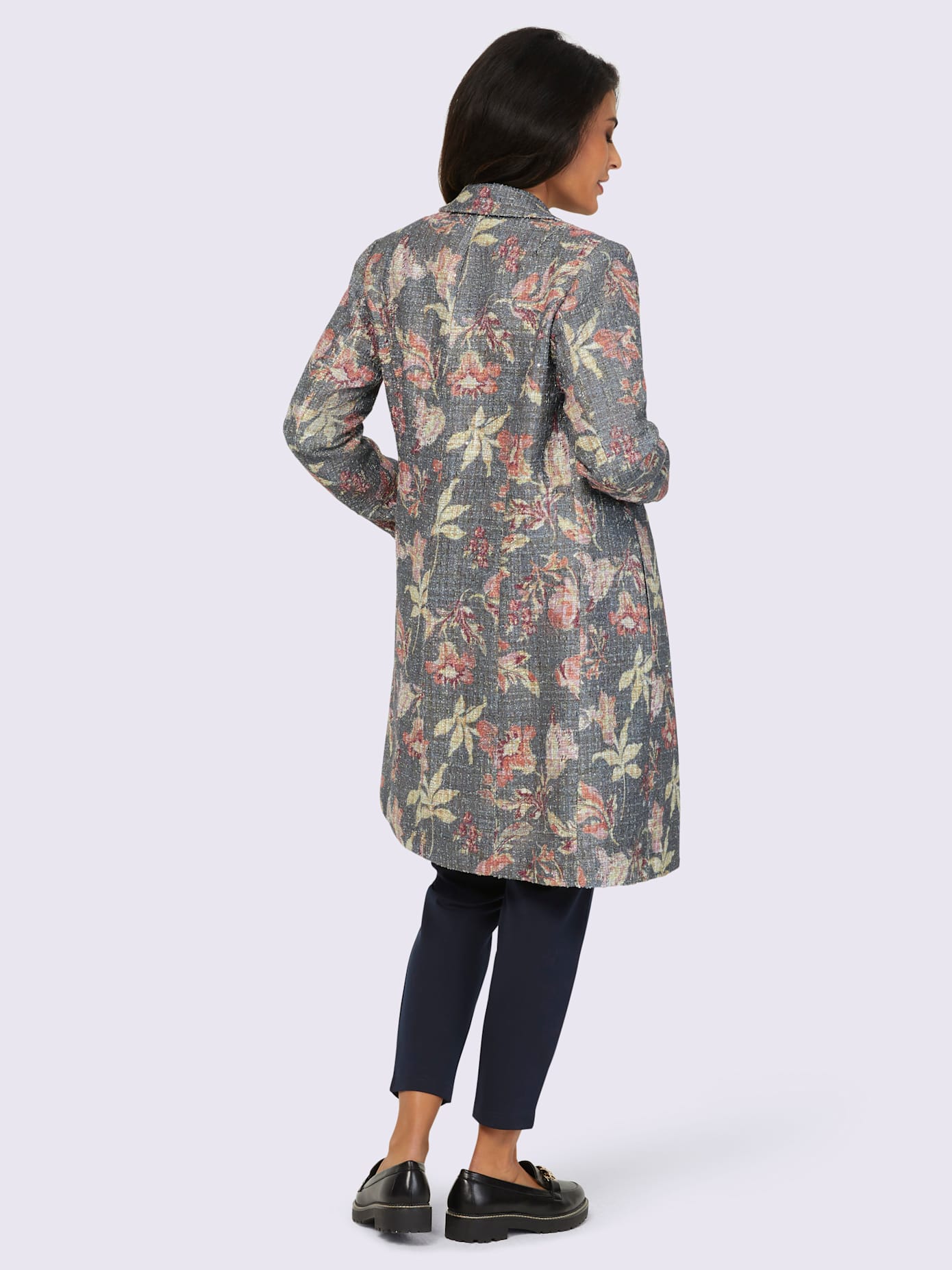 Manteau épaulettes et les coutures princesse pour une jolie silhouette