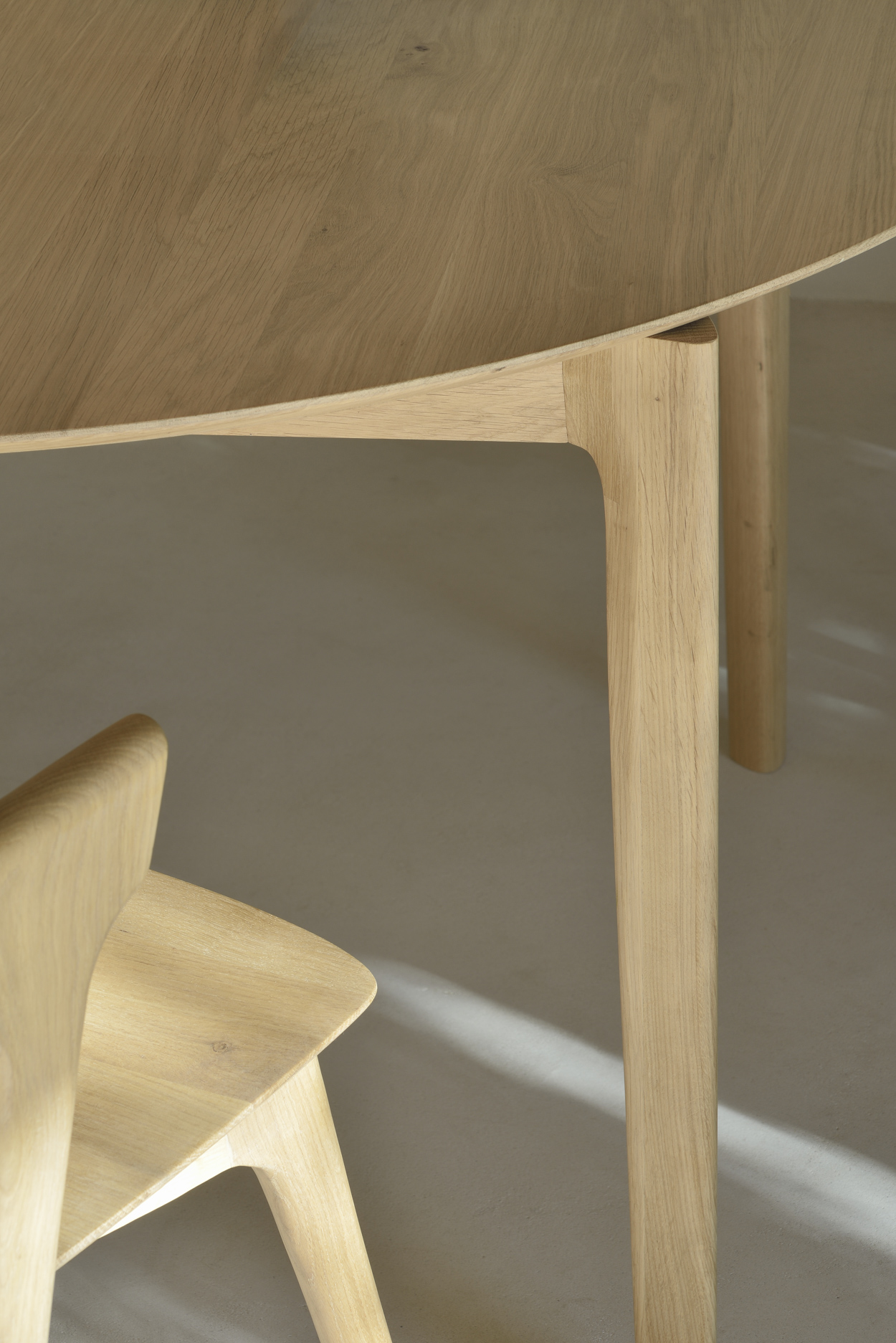Tafel Bok - rond - uitschuifbaar 129/179 - zwart eiken