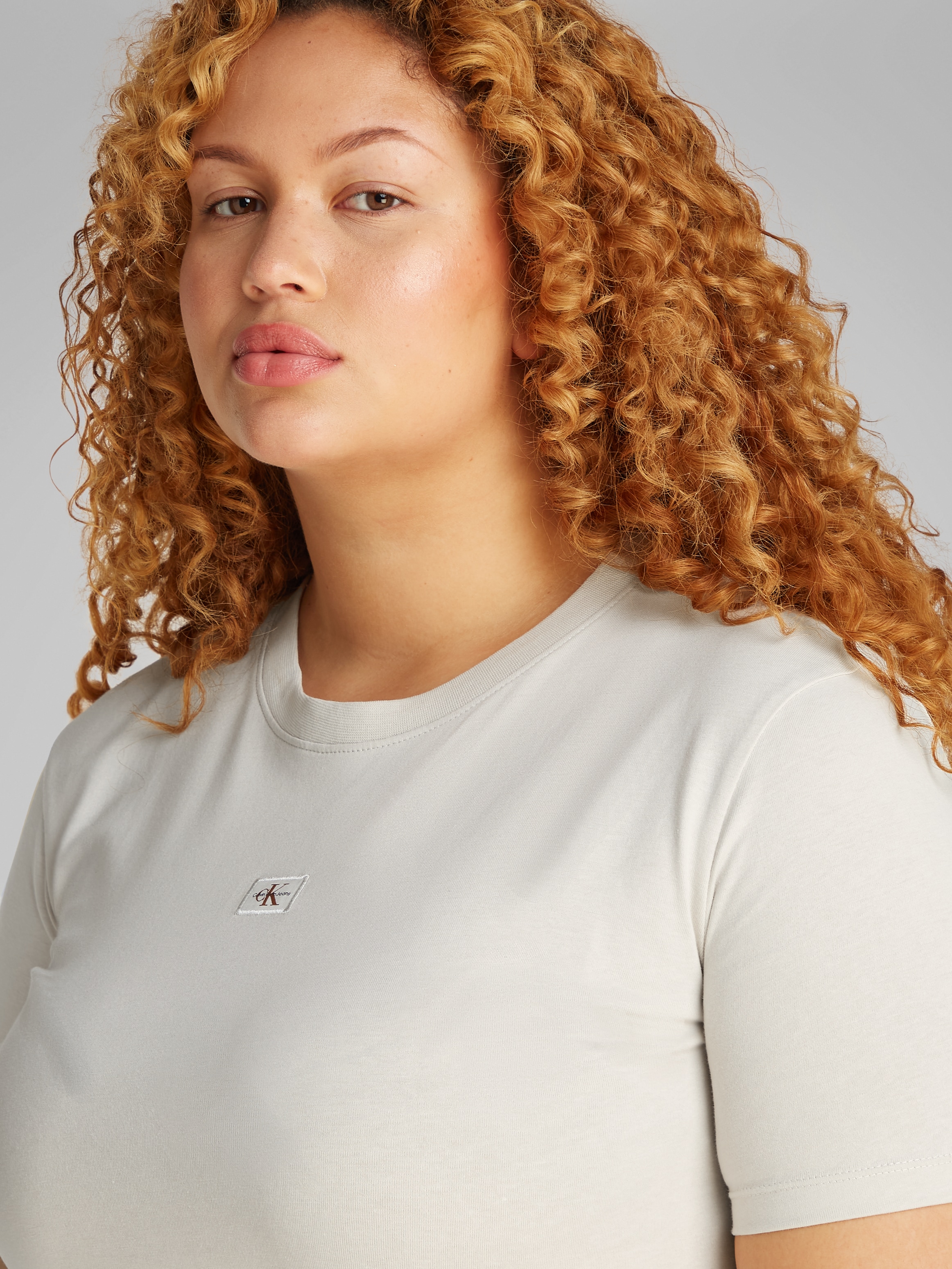 Calvin Klein Jeans Plus T-Shirt »PLUS WOVEN LABEL REGULAR TEE« in grossen Grössen