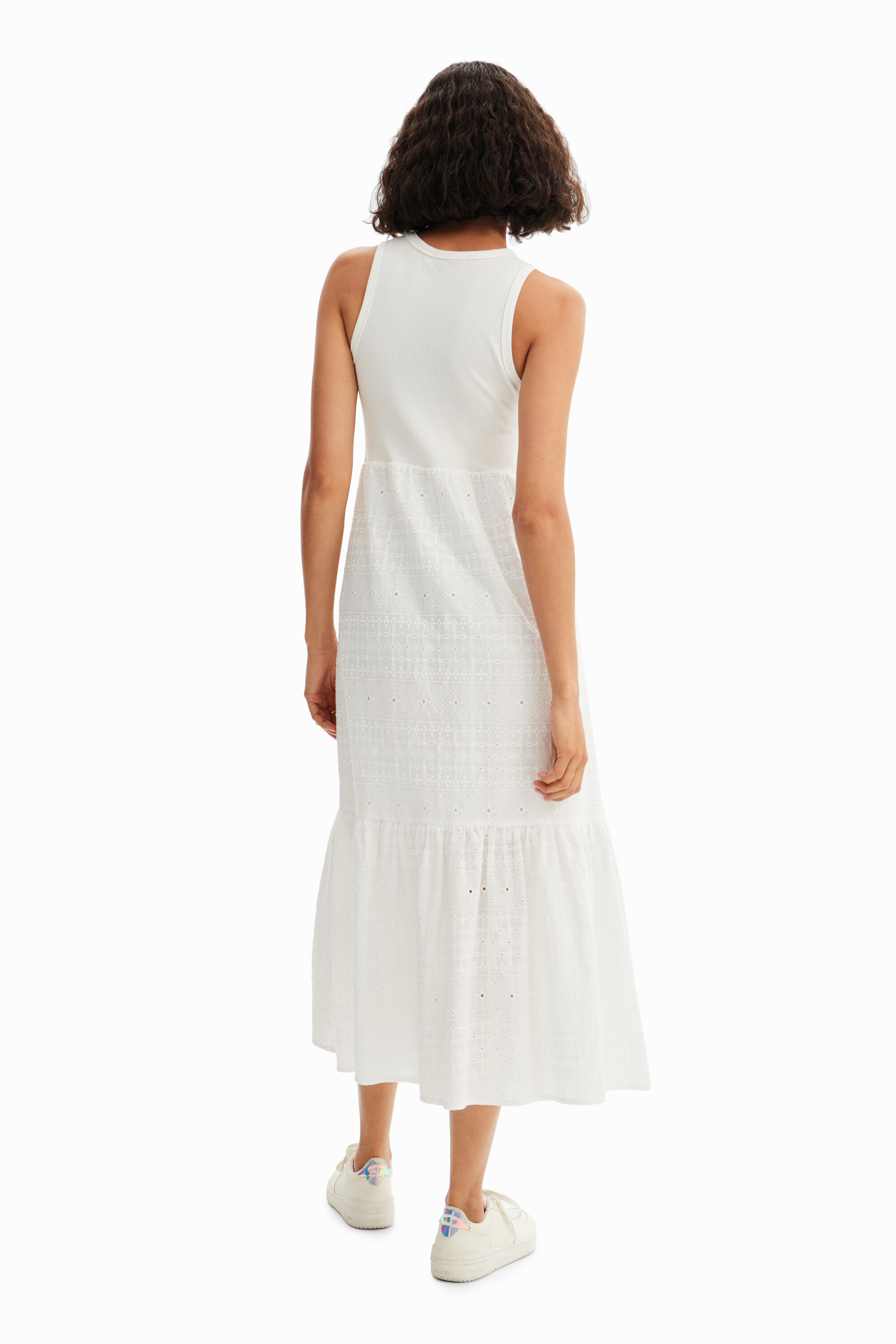 Robe longue combinée brodée