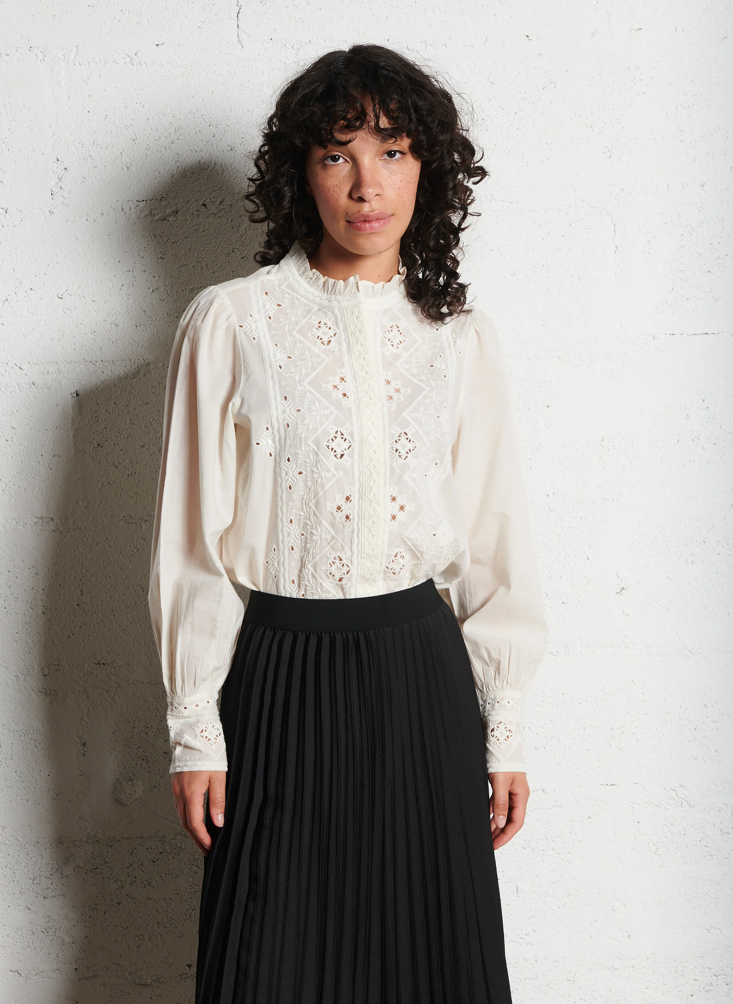 BIANCA - Chemise droite brodée en coton | Blanc