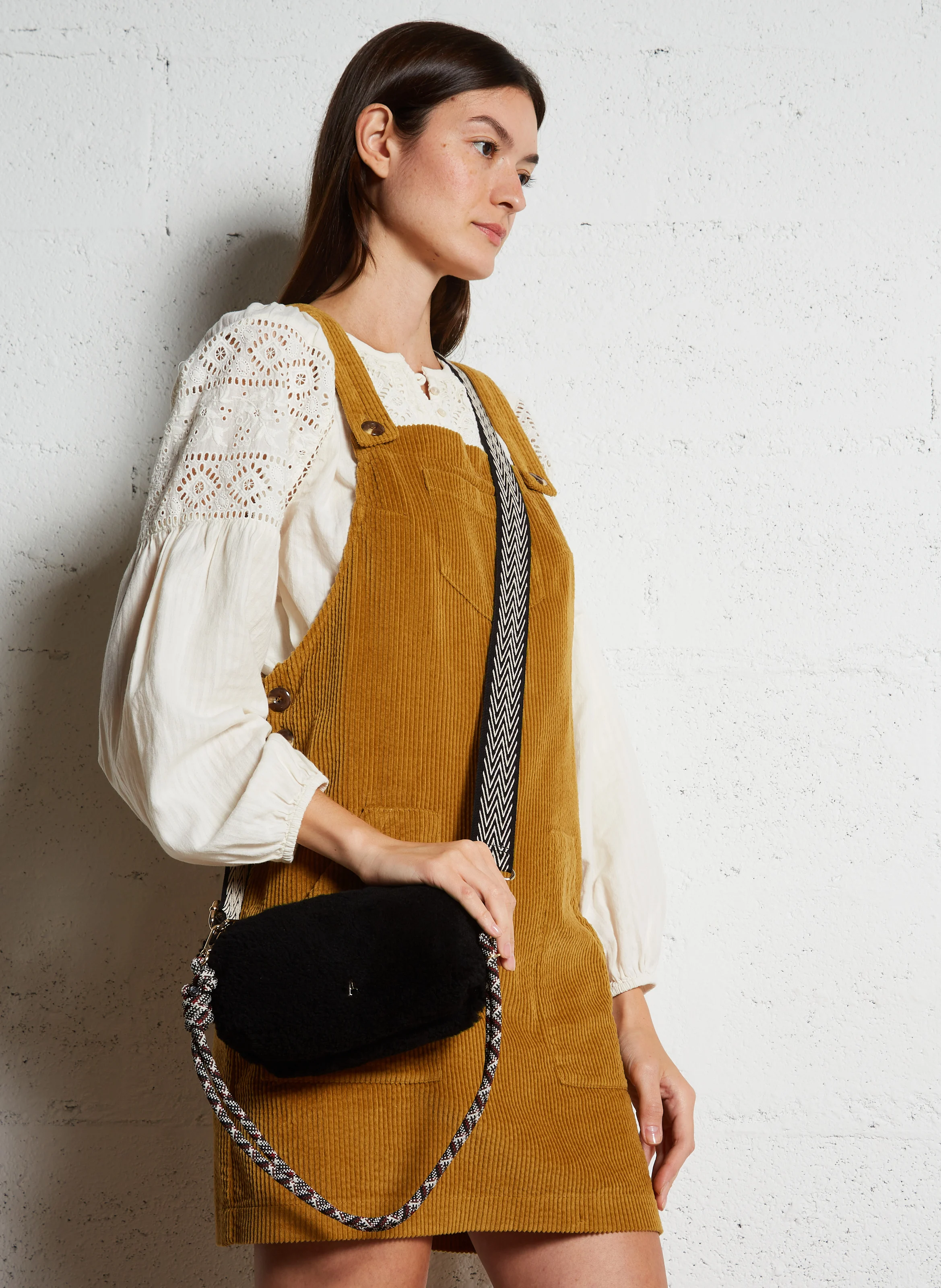 NUAGE - Sac bandoulière en laine de mouton | Noir