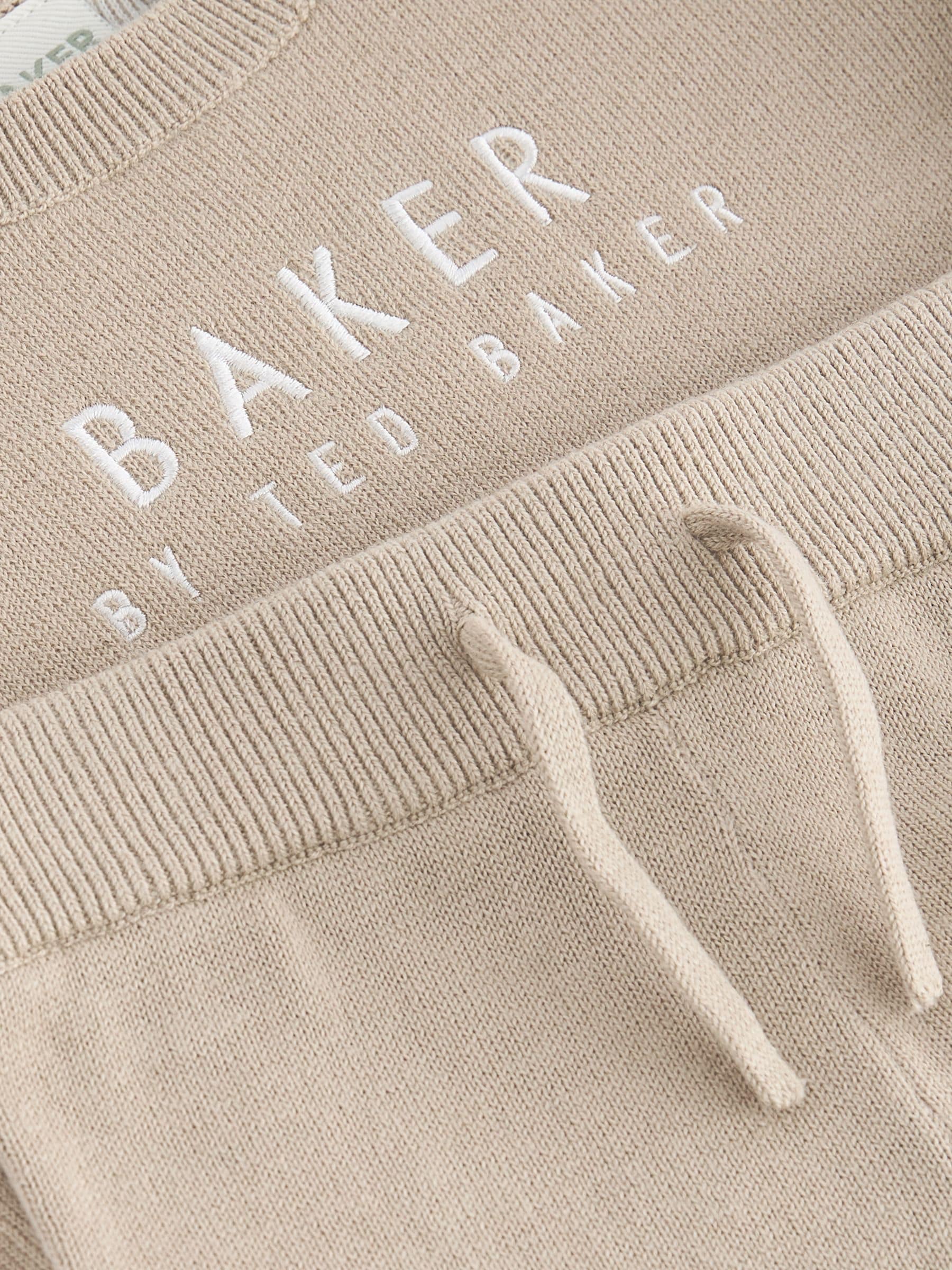 Neutraal - Baker by Ted Baker Knitted Top and Joggers Set
