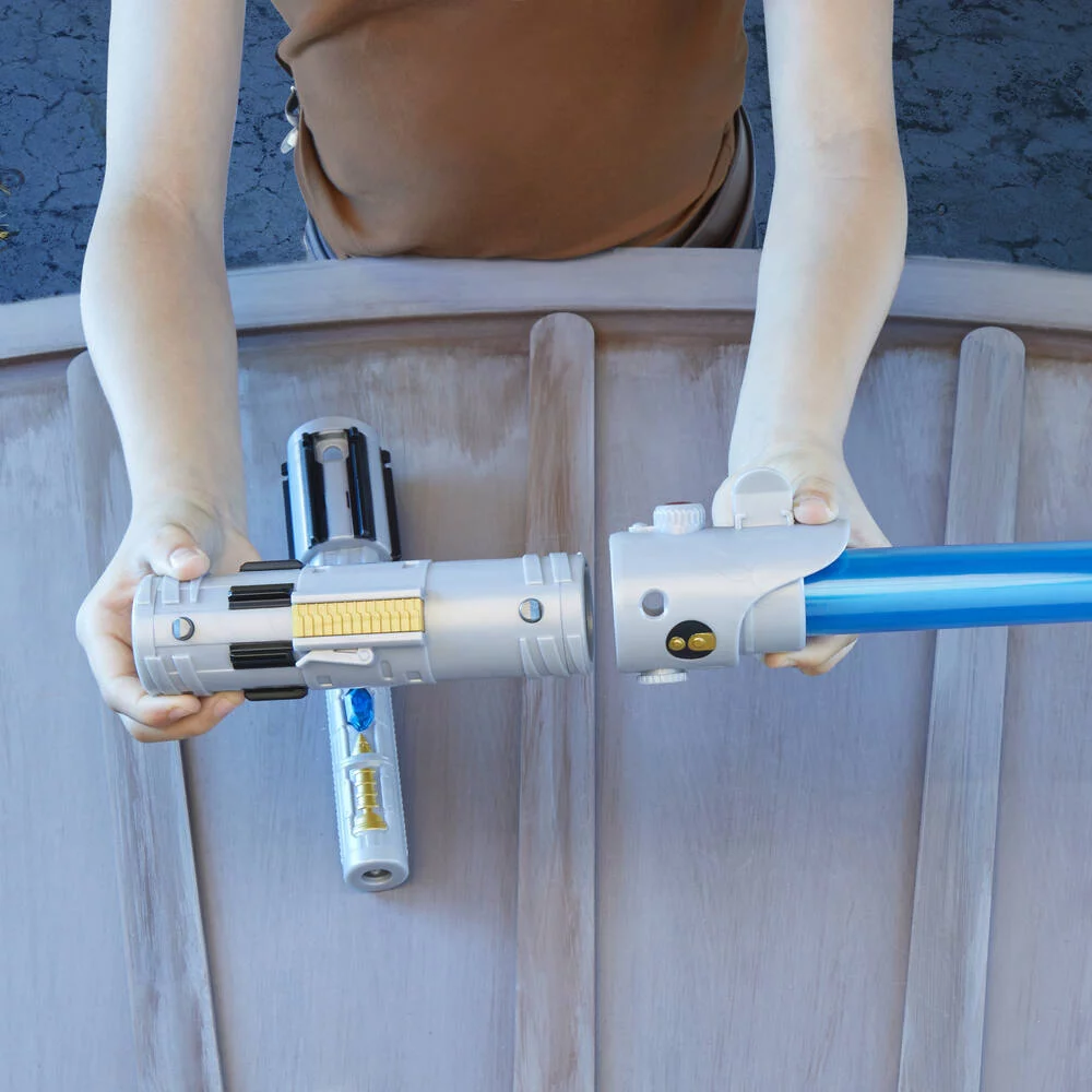 STAR WARS -LIGHT SABER FORGE SABRE ELECTRONIQUE
