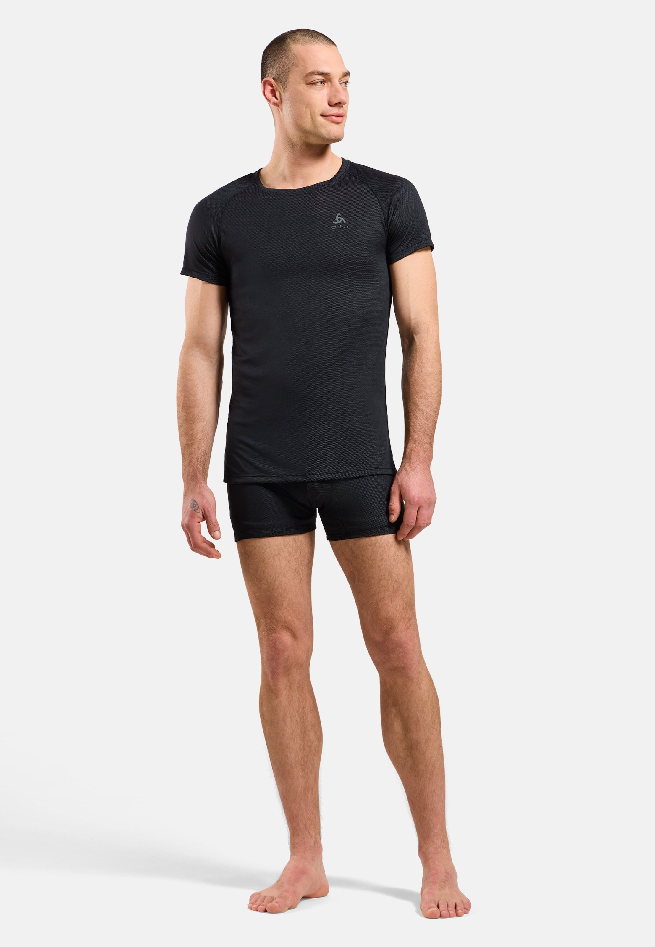 Active F-Dry Light Base Layer T-shirt in black