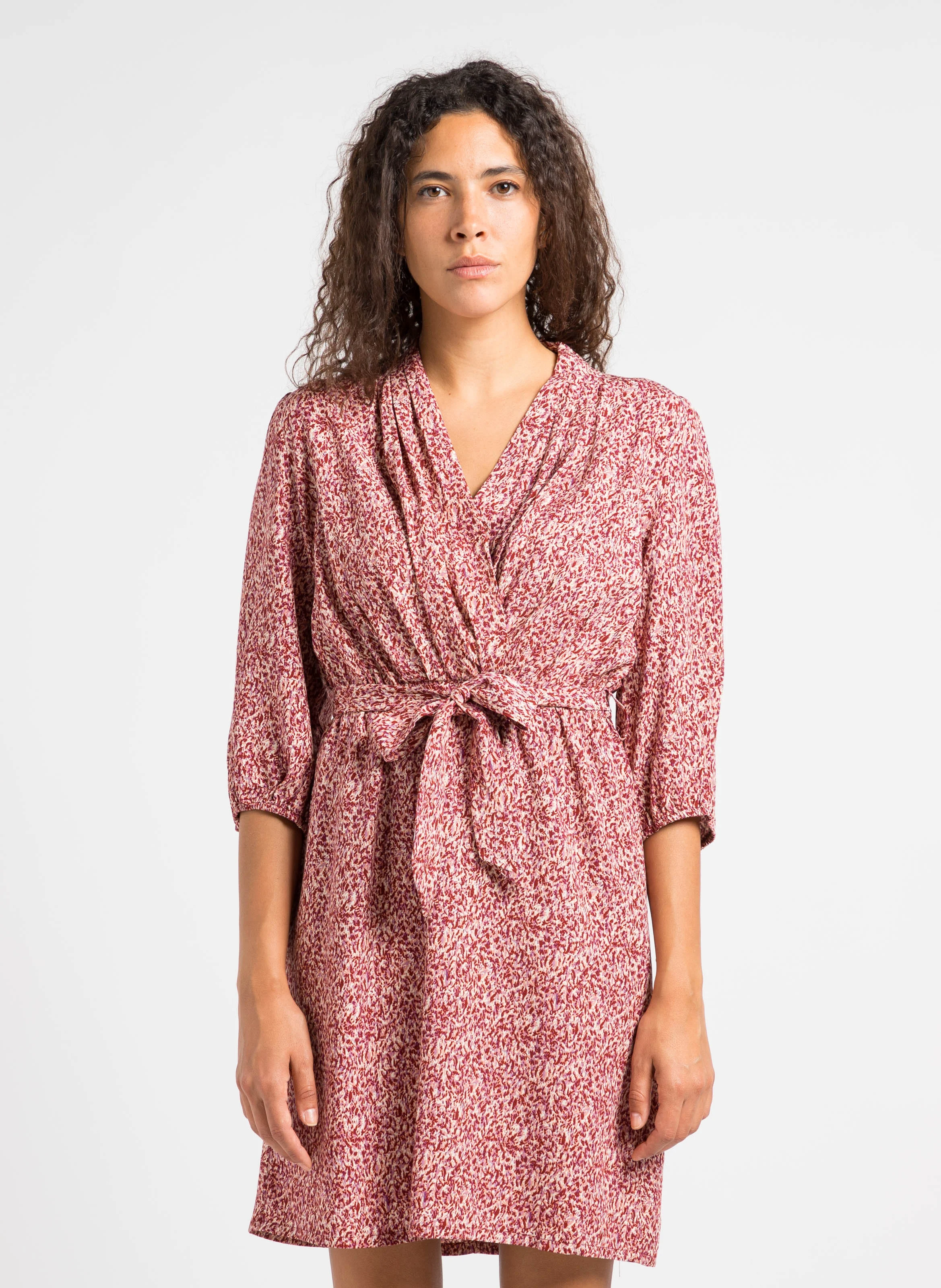 LAURELIA - Robe courte col V imprimée| Beige