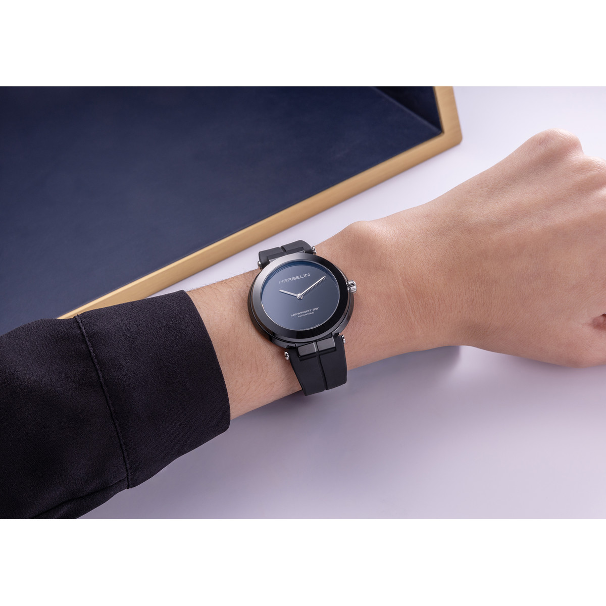 Montre MICHEL HERBELIN Newport femme automatique, bracelet silicone noir