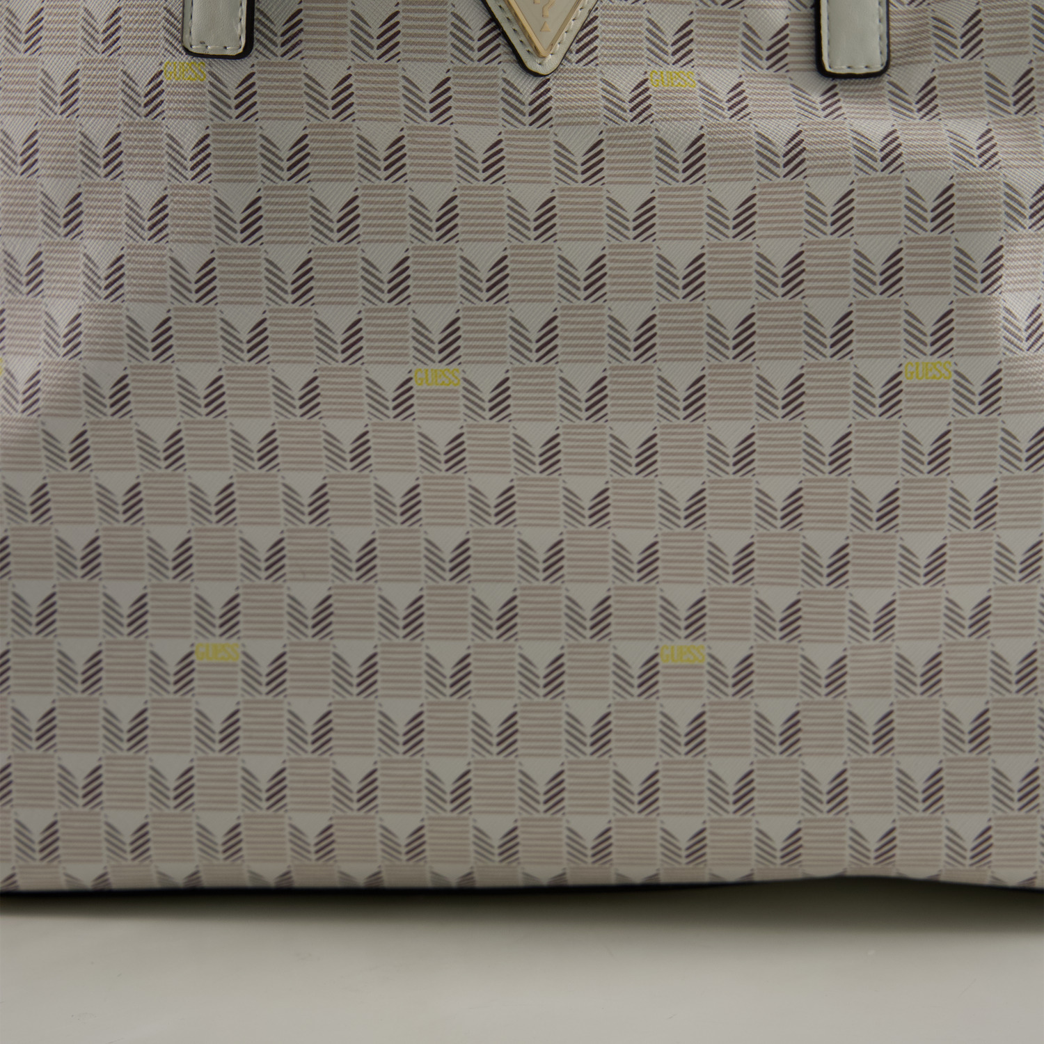 GUESS VIKKY II LARGE TOTE