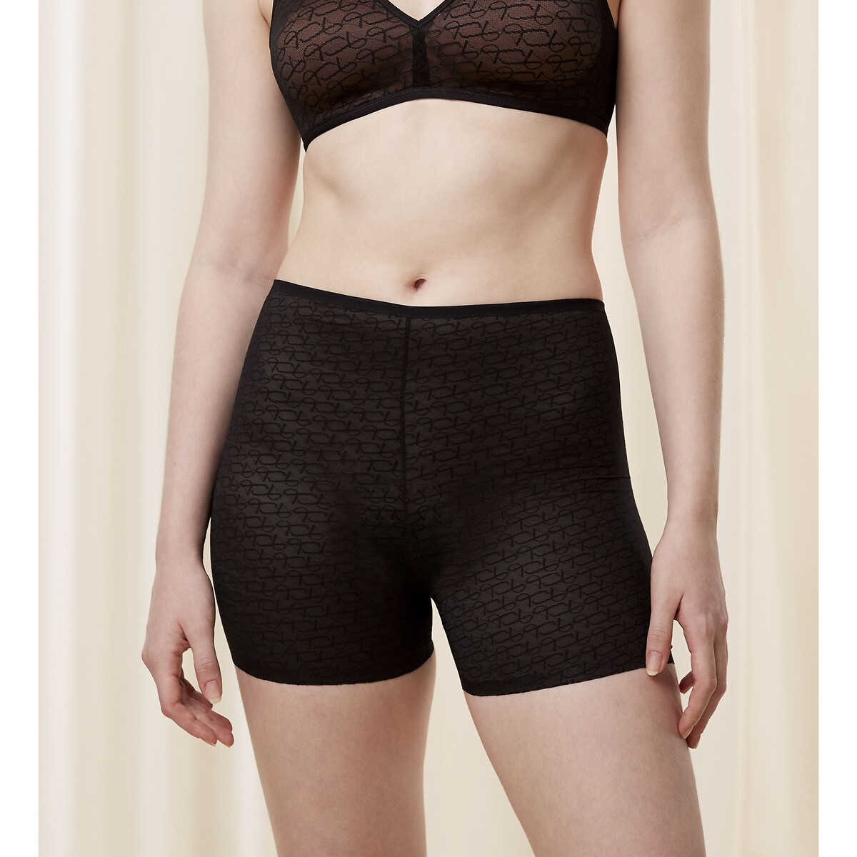 TRIUNFO<br>Cobertura de renda hipster Signature Sheer
