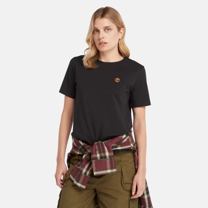 Camiseta feminina preta com estampa do Rio Exeter.