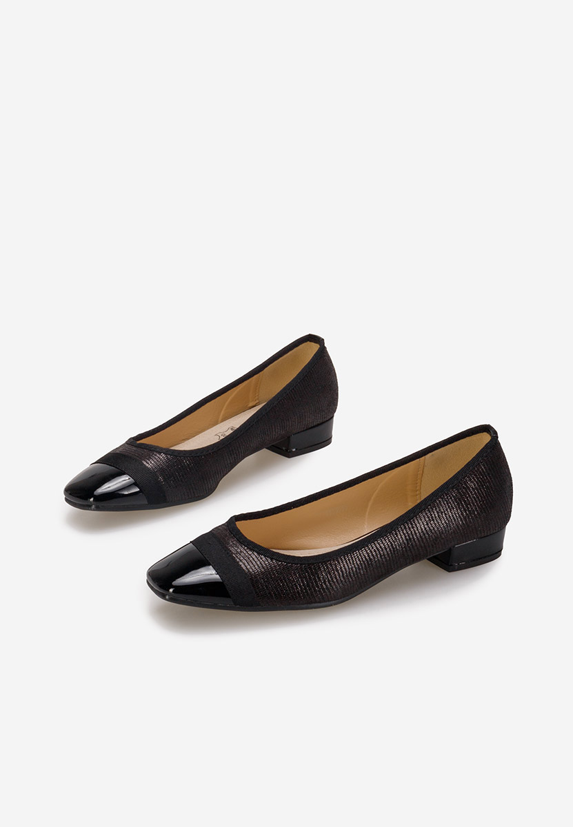 Chaussures à petit talon noirs Ozleta