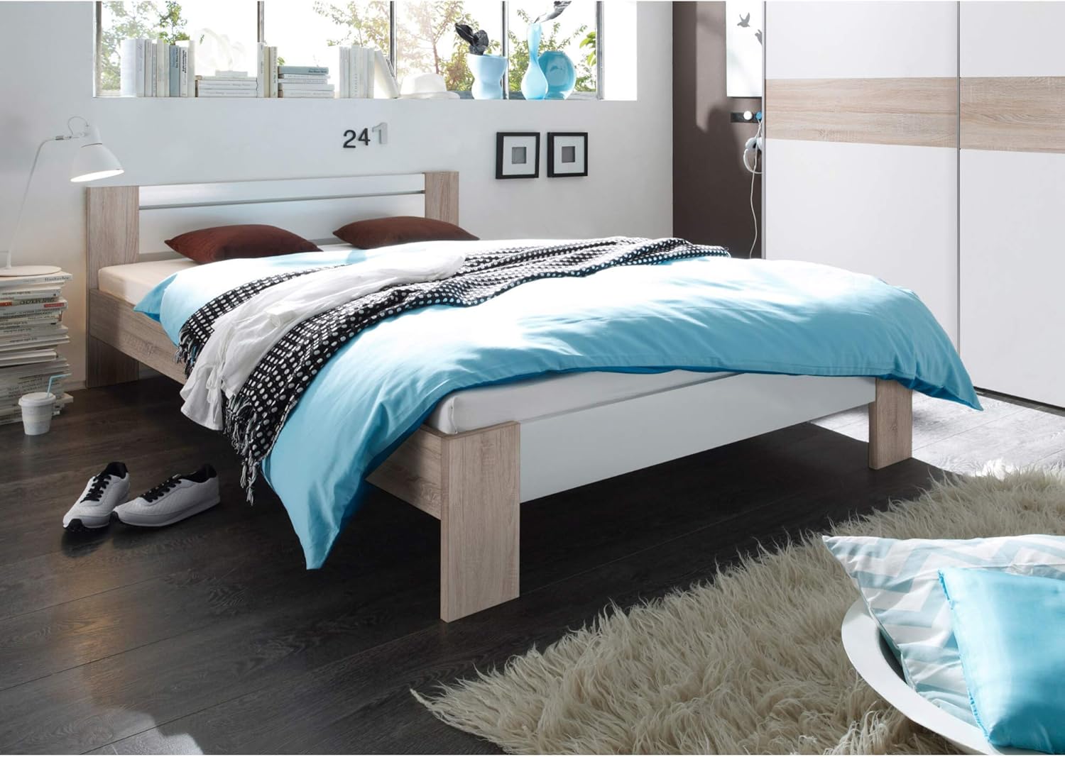 Stella Trading Vega Stilvolles Futonbett 140 x 200 cm - Komfortables Jugendzimmer Doppelbett in Eiche Sonoma Optik, weiß - 145 x 61 x 204 cm (B/H/T), Eiche Sonoma / Weiß, 204 x 145 x 68 cm