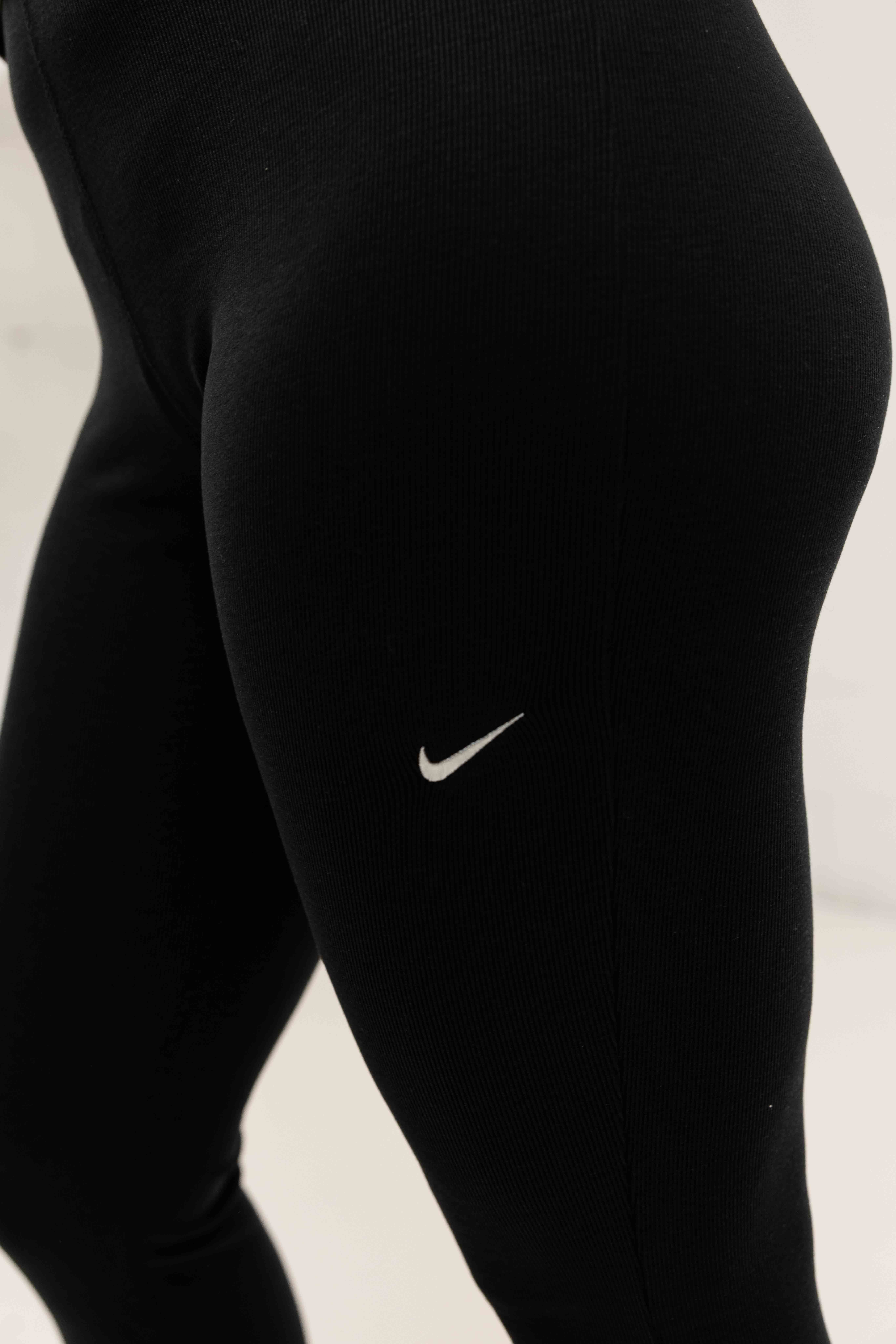 Nike Sportswear Chill Knit Legging Dames Zwart