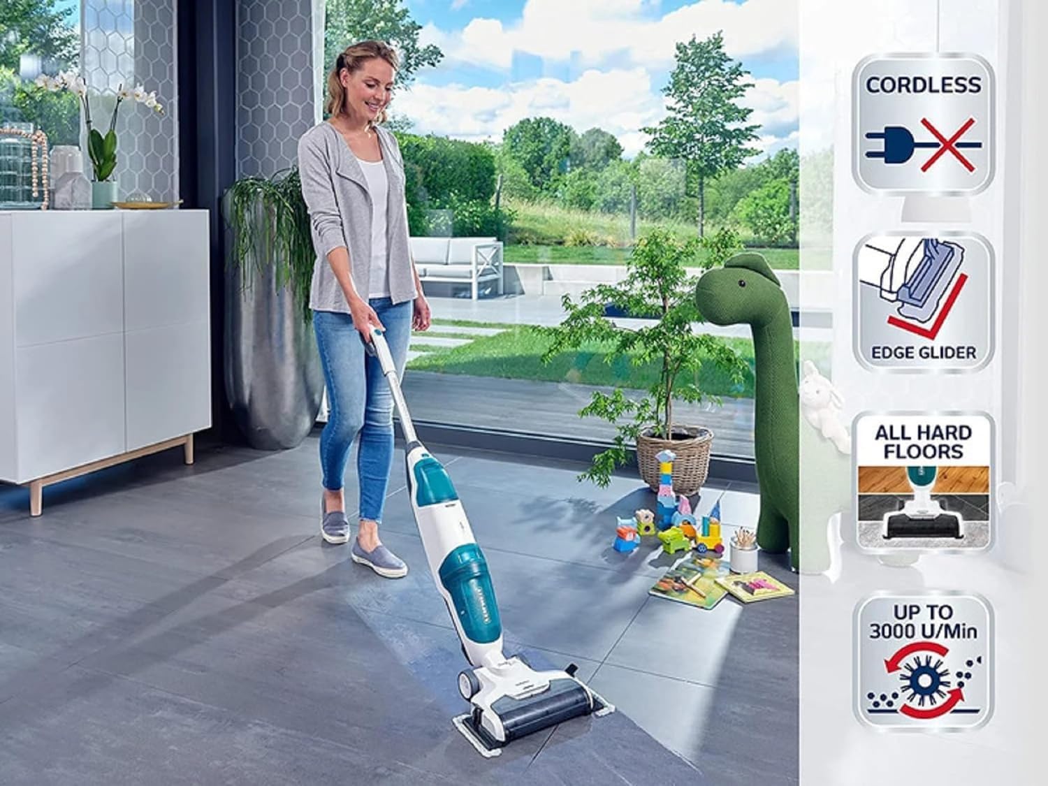 Leifheit Set Akku Saugwischer Regulus Aqua PowerVac inkl. zwei Ersatzrollen, saugen und wischen, Nasssauger mit leistungsstarken 24V, kabelloser Waschsauger mit Standfunktion, 22 min Akku-Laufzeit