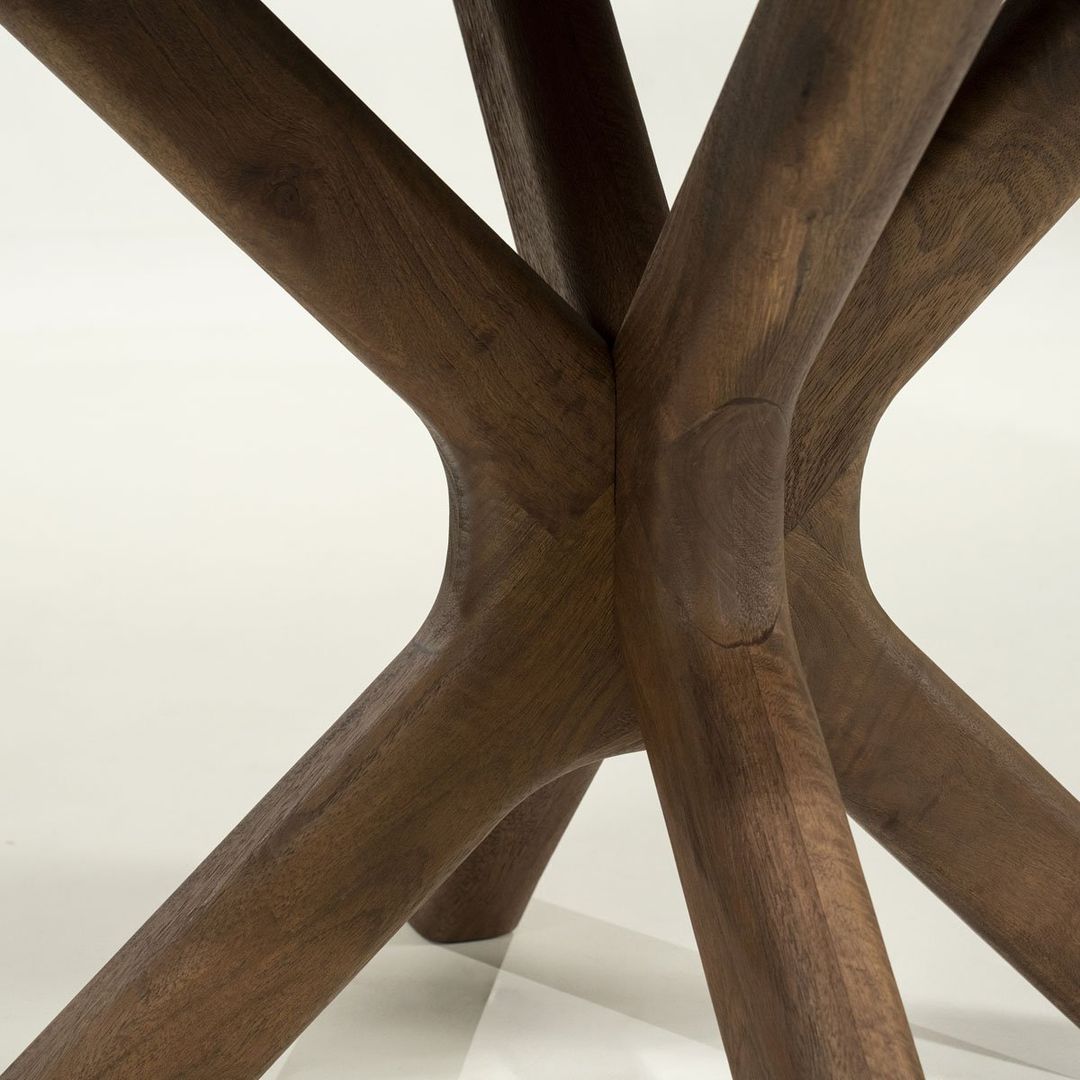 Eettafel Tycho Lichtbruin van Eleonora
