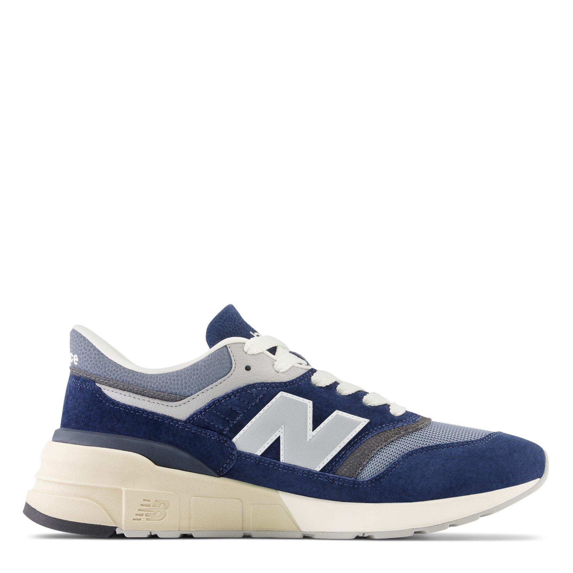 New Balance 977R Trainers