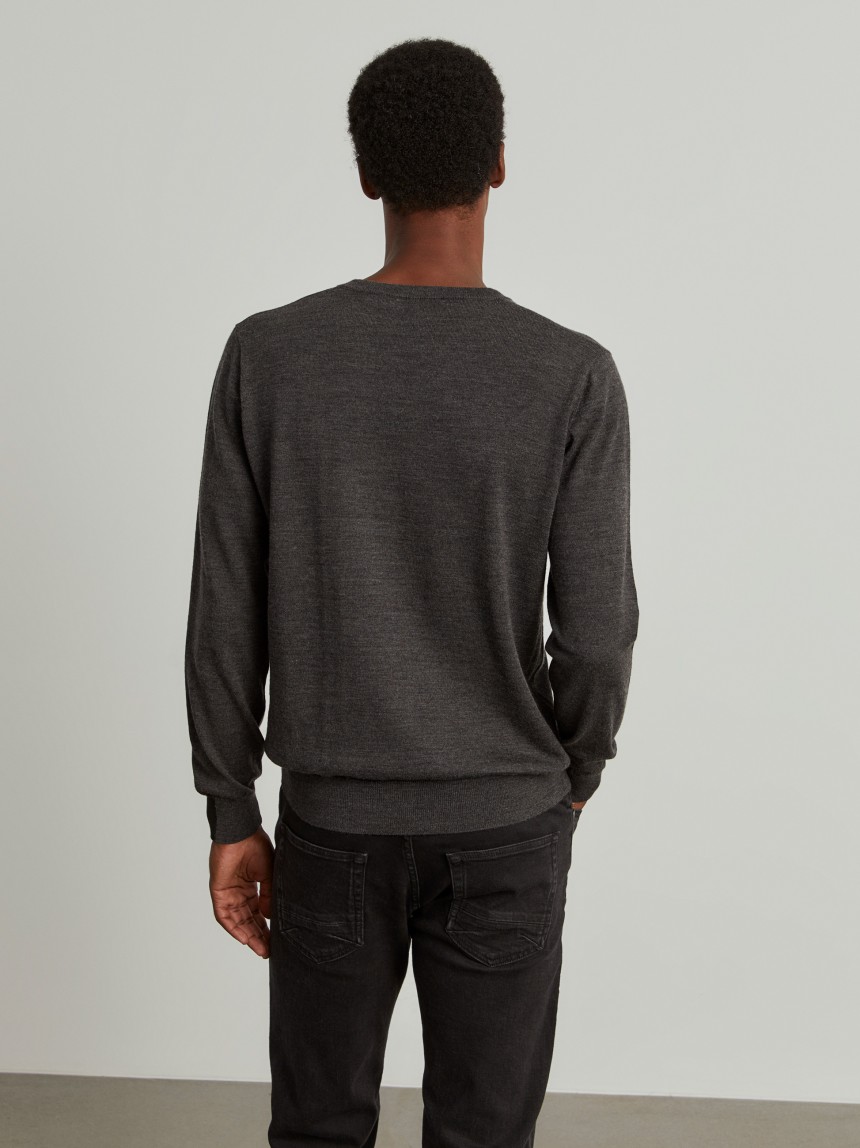 Pullover de lã decote em V