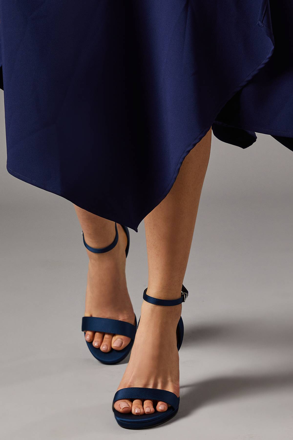 Coast Sandales à Talons Plateforme Talia en Satin Coupe Large