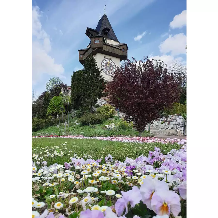Ravensburger Uhrturm in Graz bunt