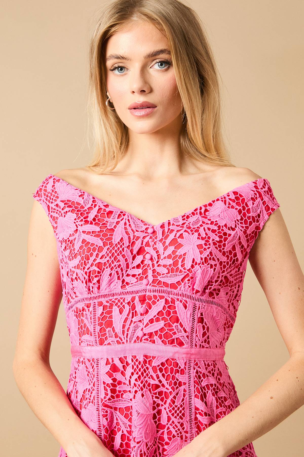 Oasis Robe Midi à Dentelle Florale Épaules Dénudées