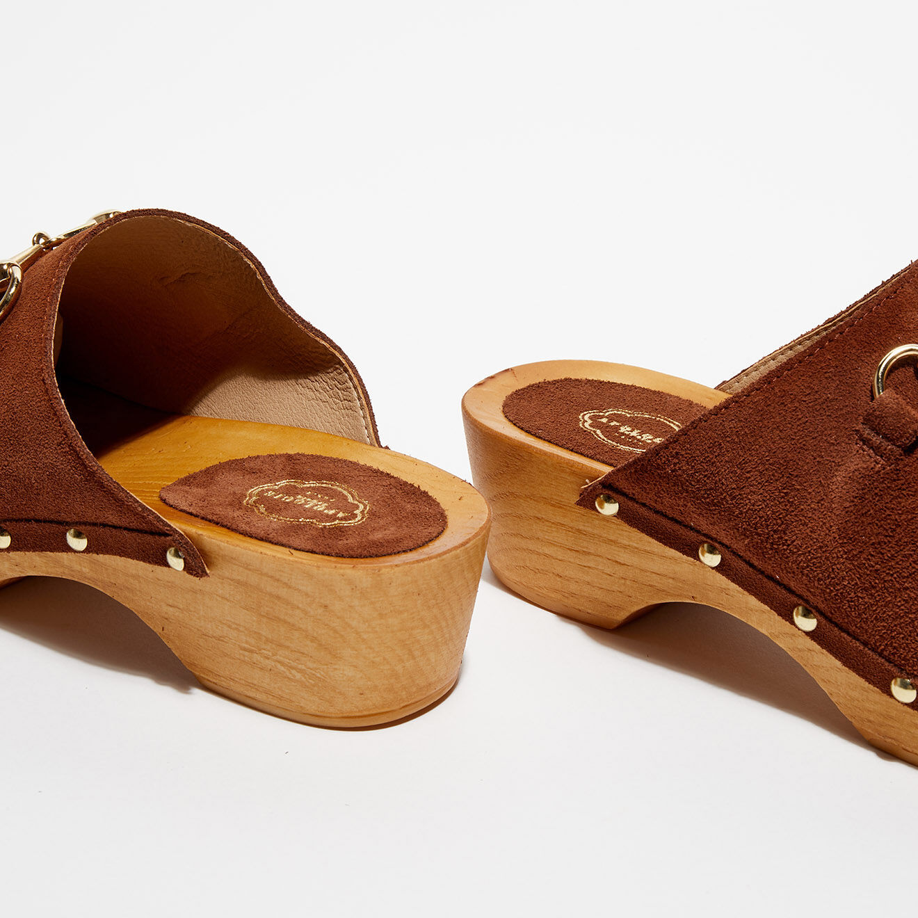 Apologie Studio Sabots en Velours de Cuir Nala marron - Talon 5 cm