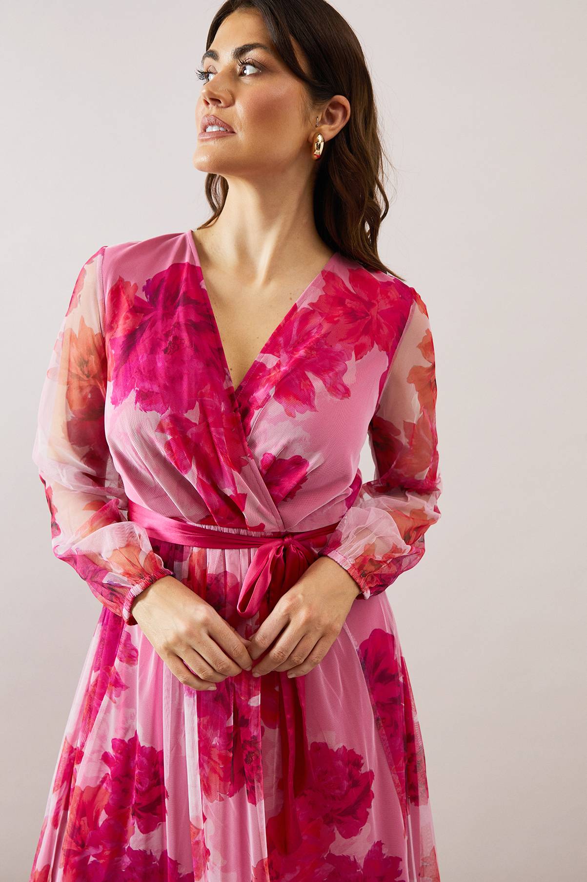 Wallis Robe Midi en Mesh Floral avec Lien en Satin