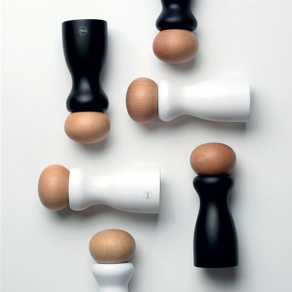 Moulin à poivre Sphère hauteur 15 cm noir T&G Woodware