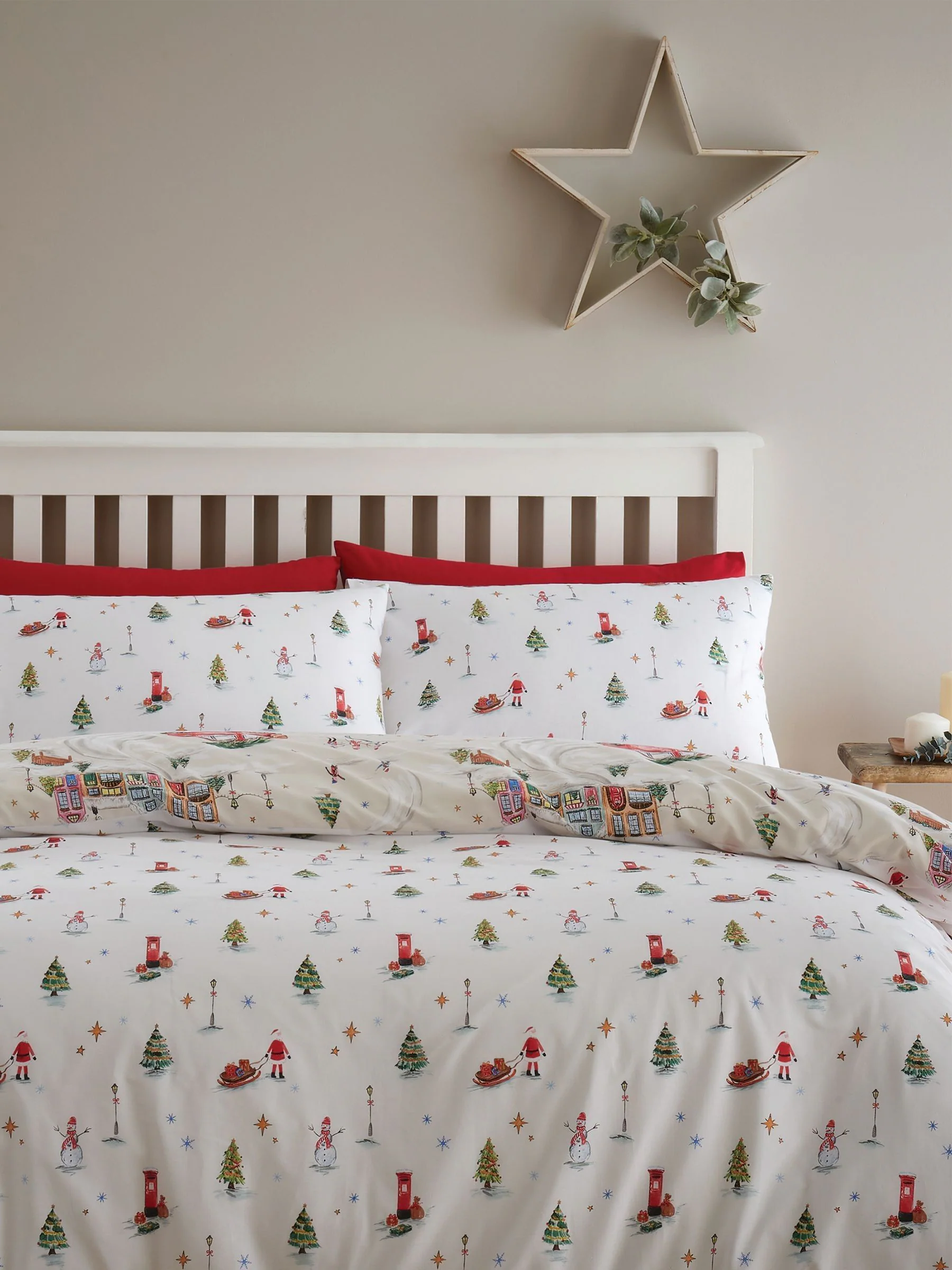 Catherine Lansfield Omkeerbaar dekbedovertrekset met kerststad.