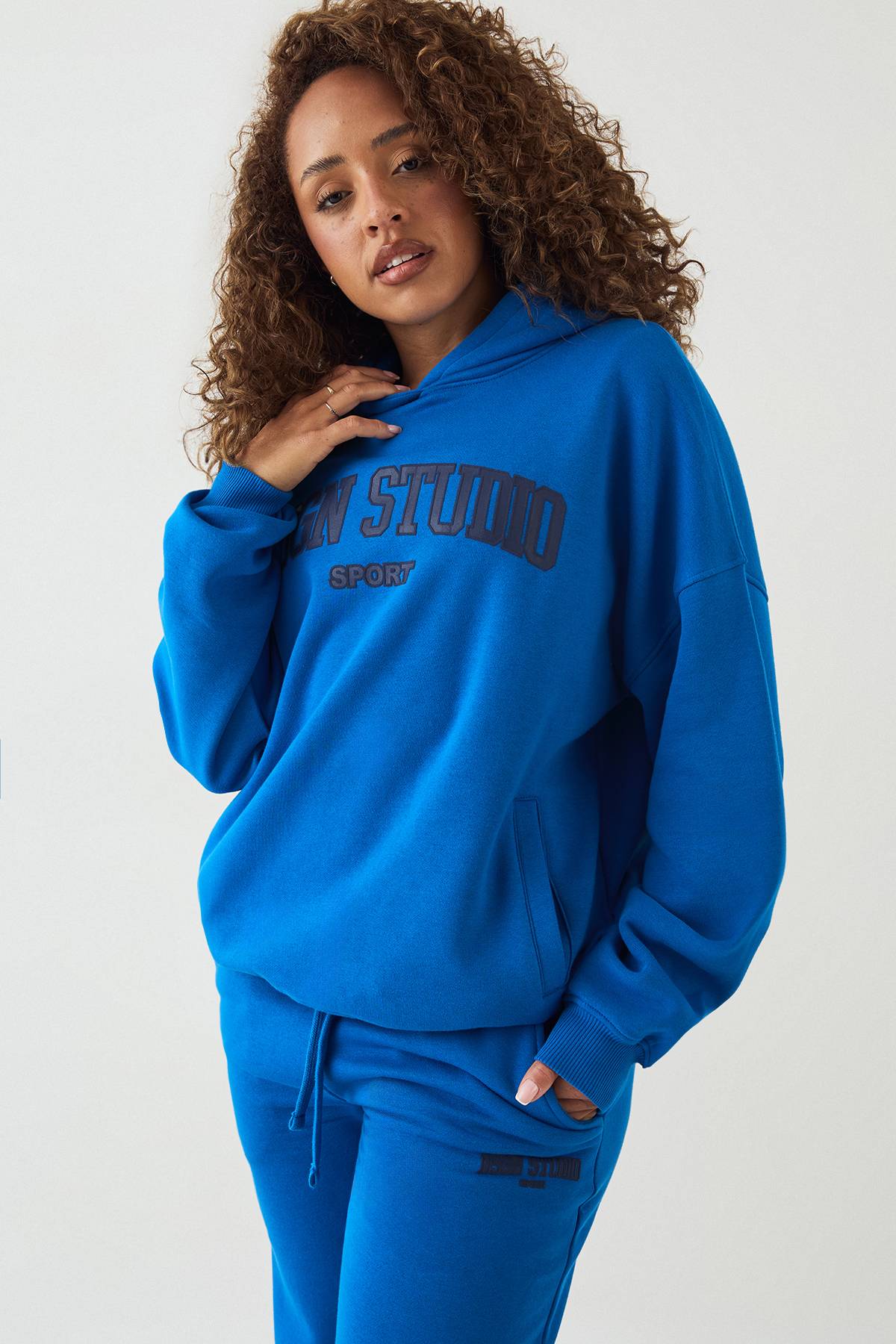 Ensemble De Jogging À Casynthétiqueche Surdimensionné Dsgn Studio