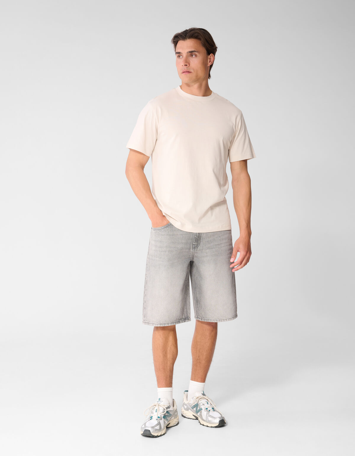 Logo Circle Artwork T-shirt Zand
