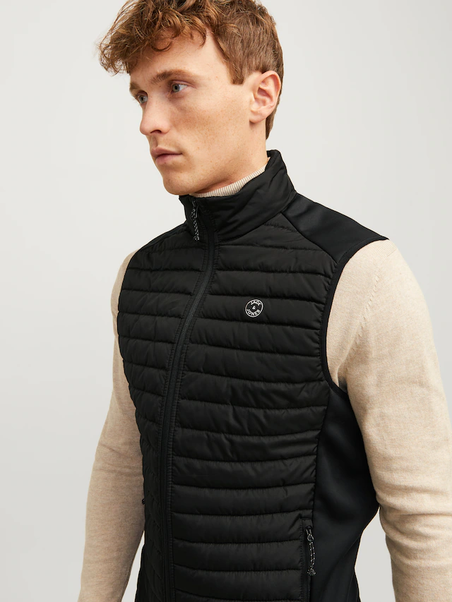 Jack & Jones Steppweste »JJEMULTI mit Logoprint, hohem Kragen und Eingrifftaschen«, normal, Polyester, ohne Kapuze