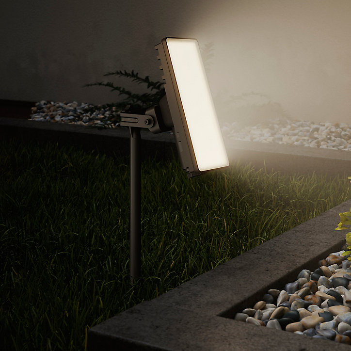 Projecteur à piquer Davern LED intégrée 2000lm IP65 GoodHome noir