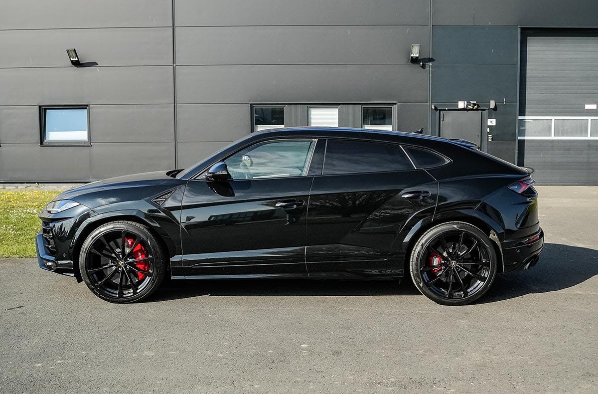 Lamborghini Urus mieten (1 Tag)