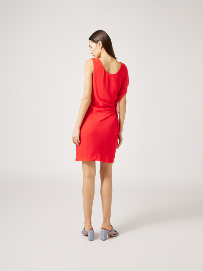 Robe courte asymétrique