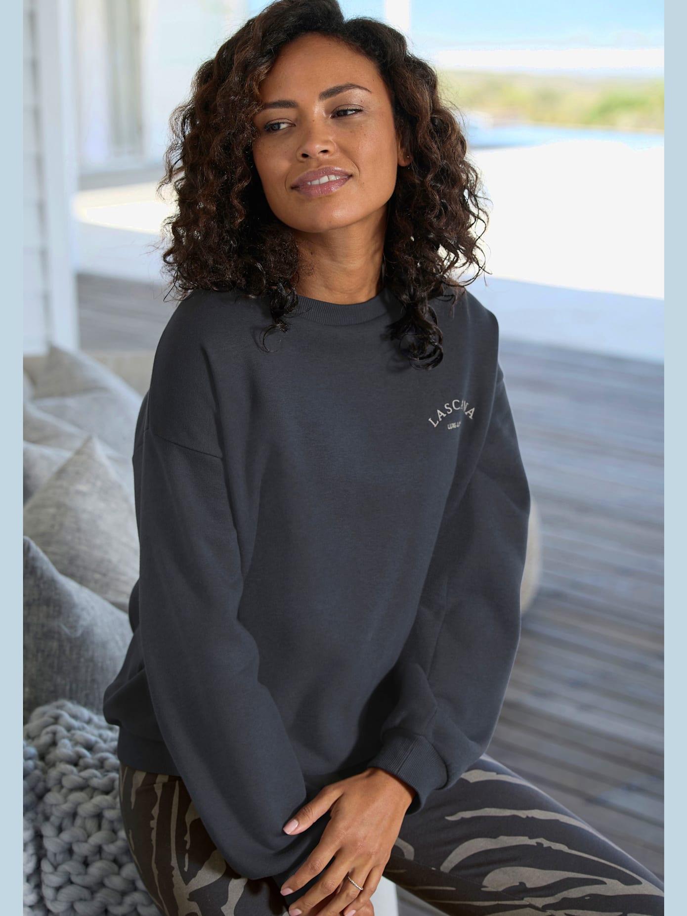 Sweatshirt avec logo brodé