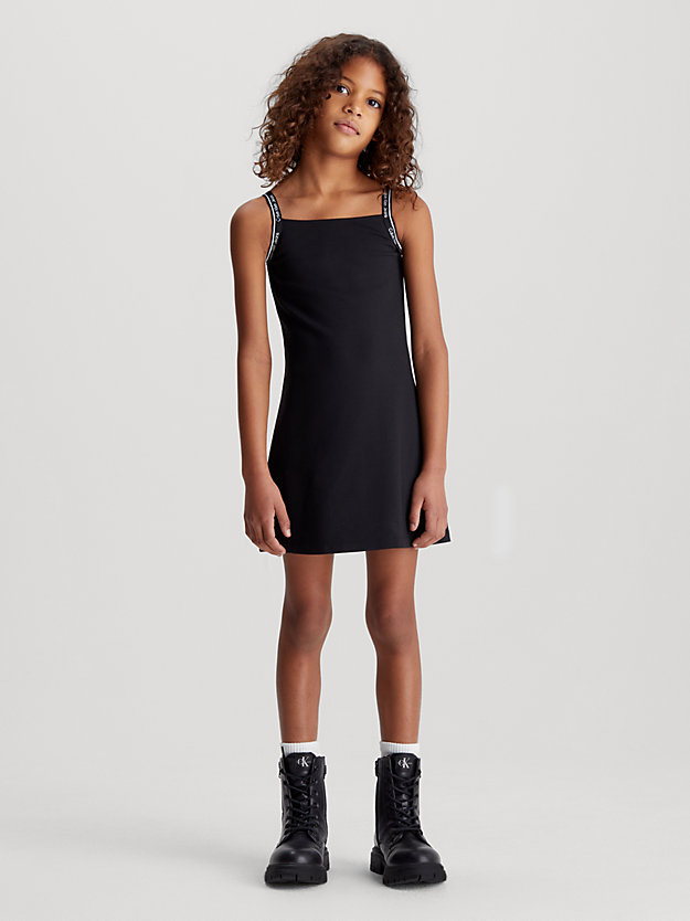 Vestido Milano em malha com fita com o logotipo.