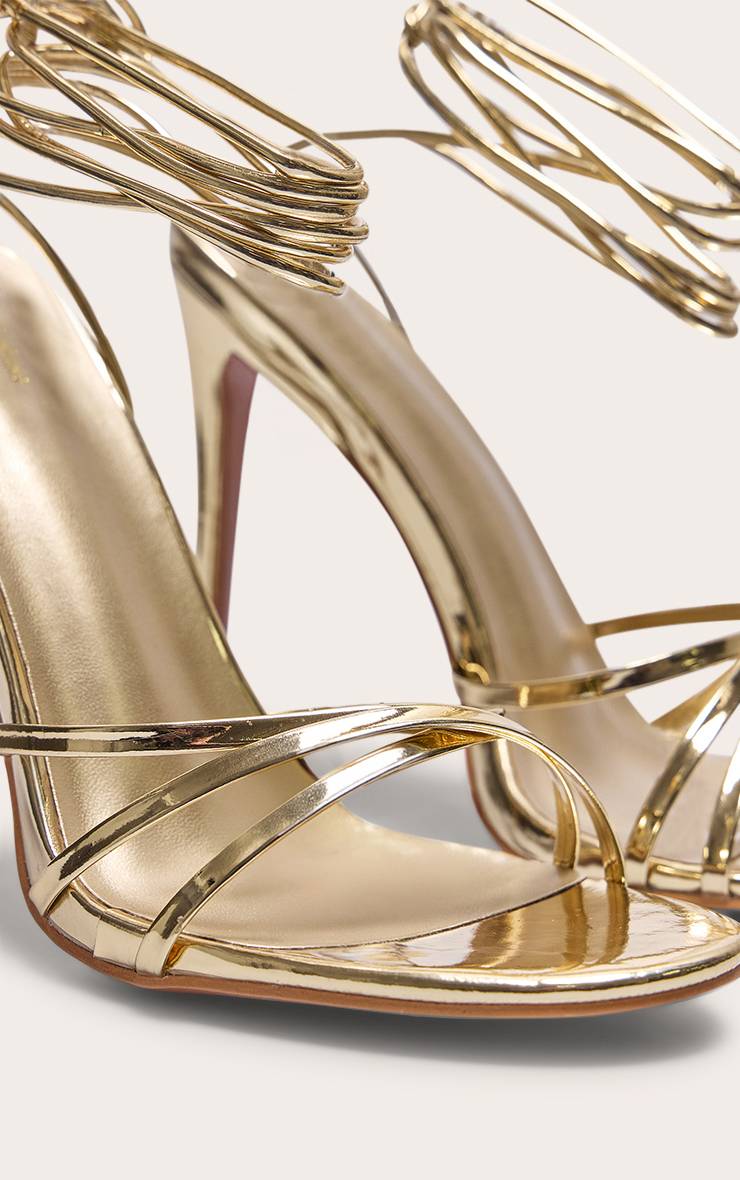 Doré Sandales À Talons Hauts Métallisées À Bout Rond Avec Lacets