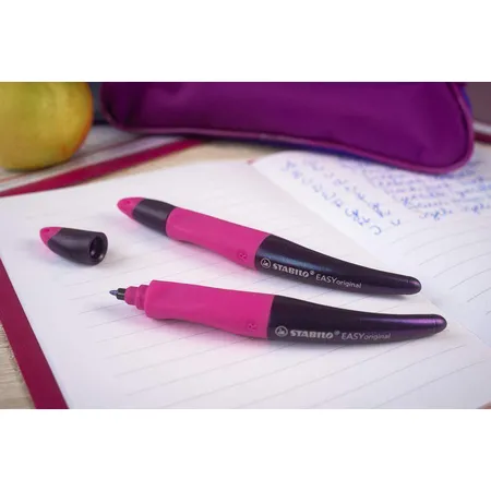 Ergonomischer Tintenroller für Rechtshänder - STABILO EASYoriginal Holograph Edition in magenta -Einzelstift - Schreibfarbe blau (löschbar) - inklusive Patrone