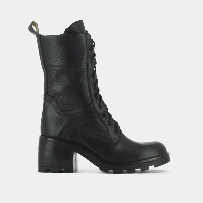 Boots à lacets, talons épais et semelles crantées  en cuir vieilli noir