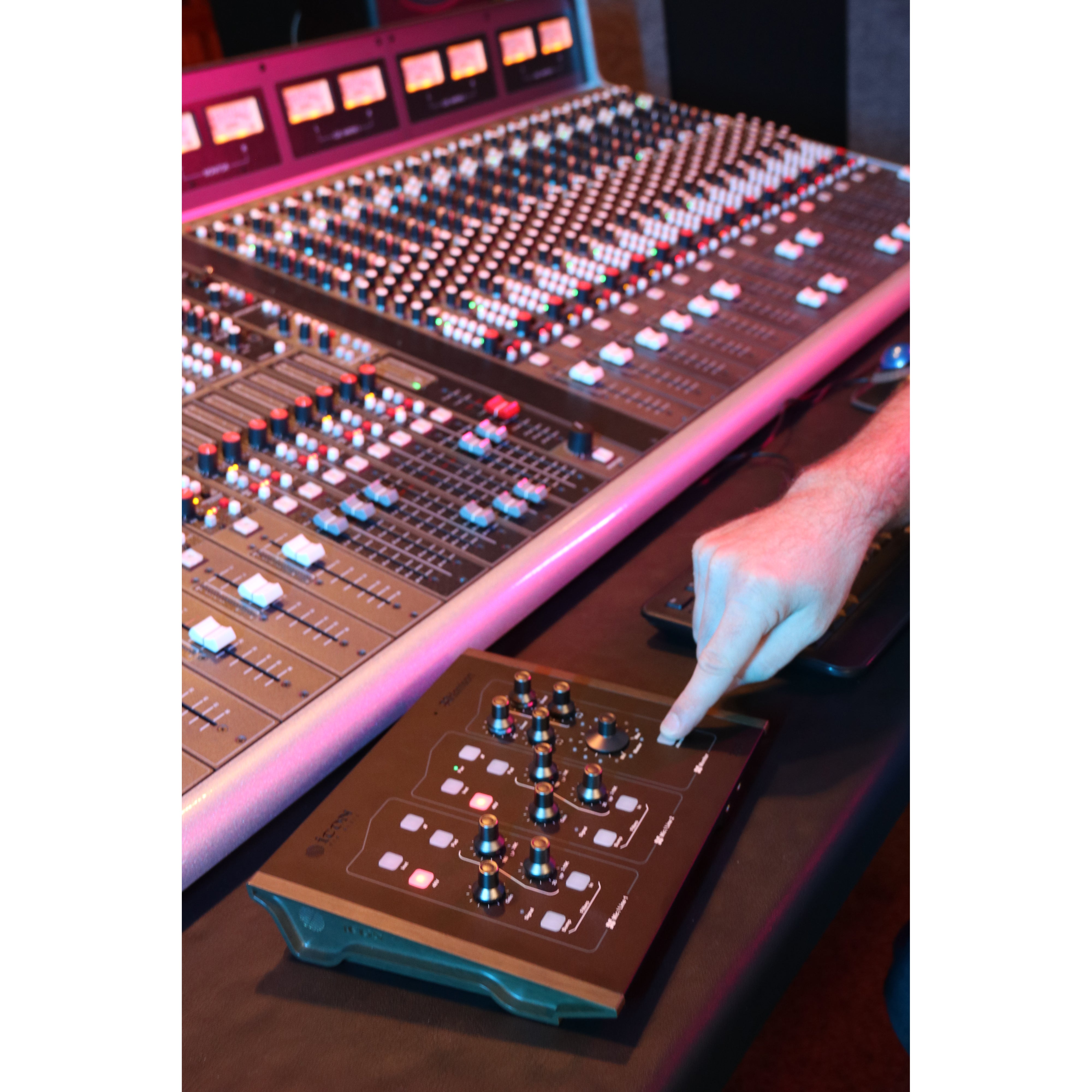 iCON 32Ci USB audio interface met Harrison microfoon preamps