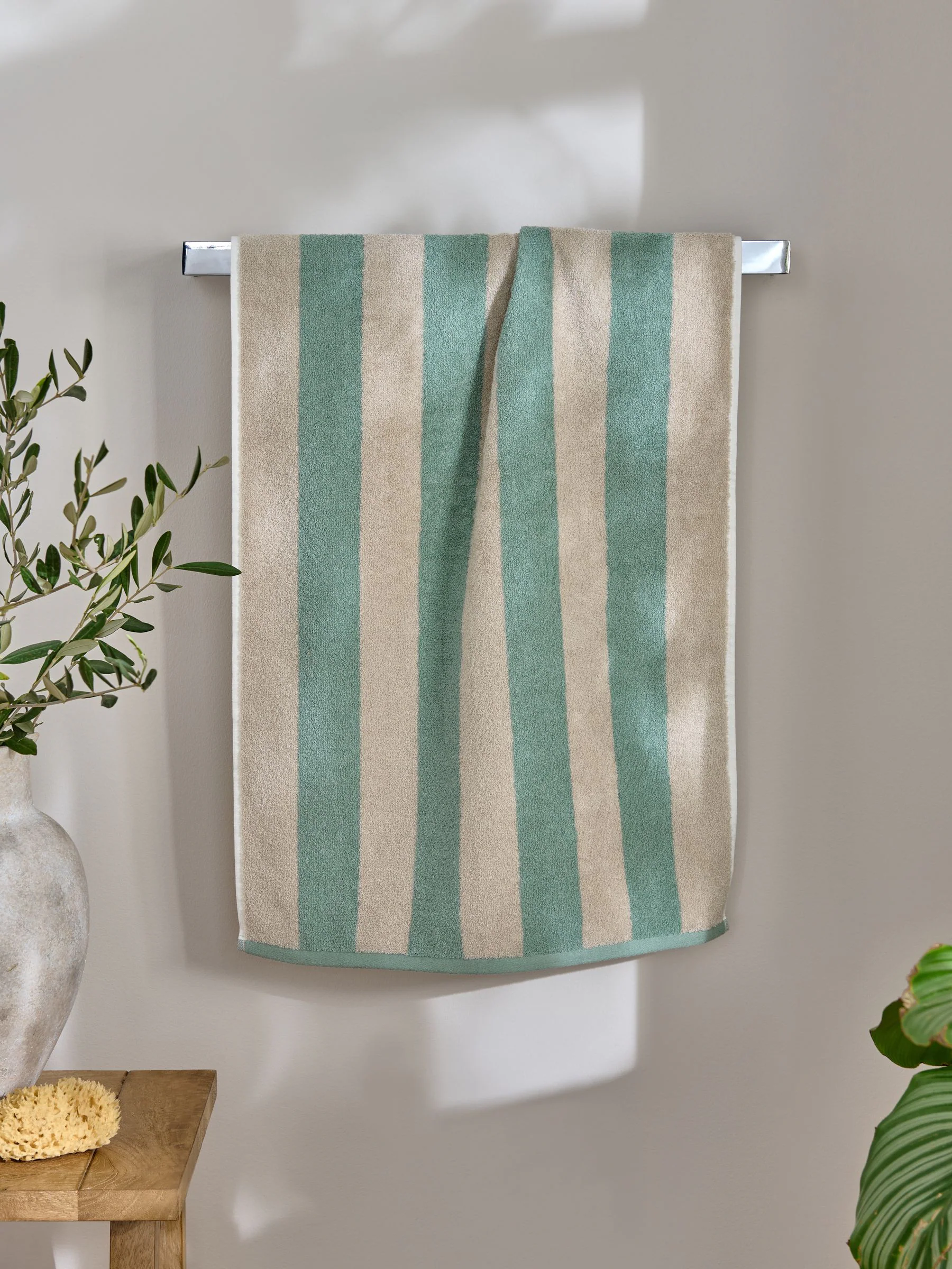 Gestreepte 100% katoenen handdoek