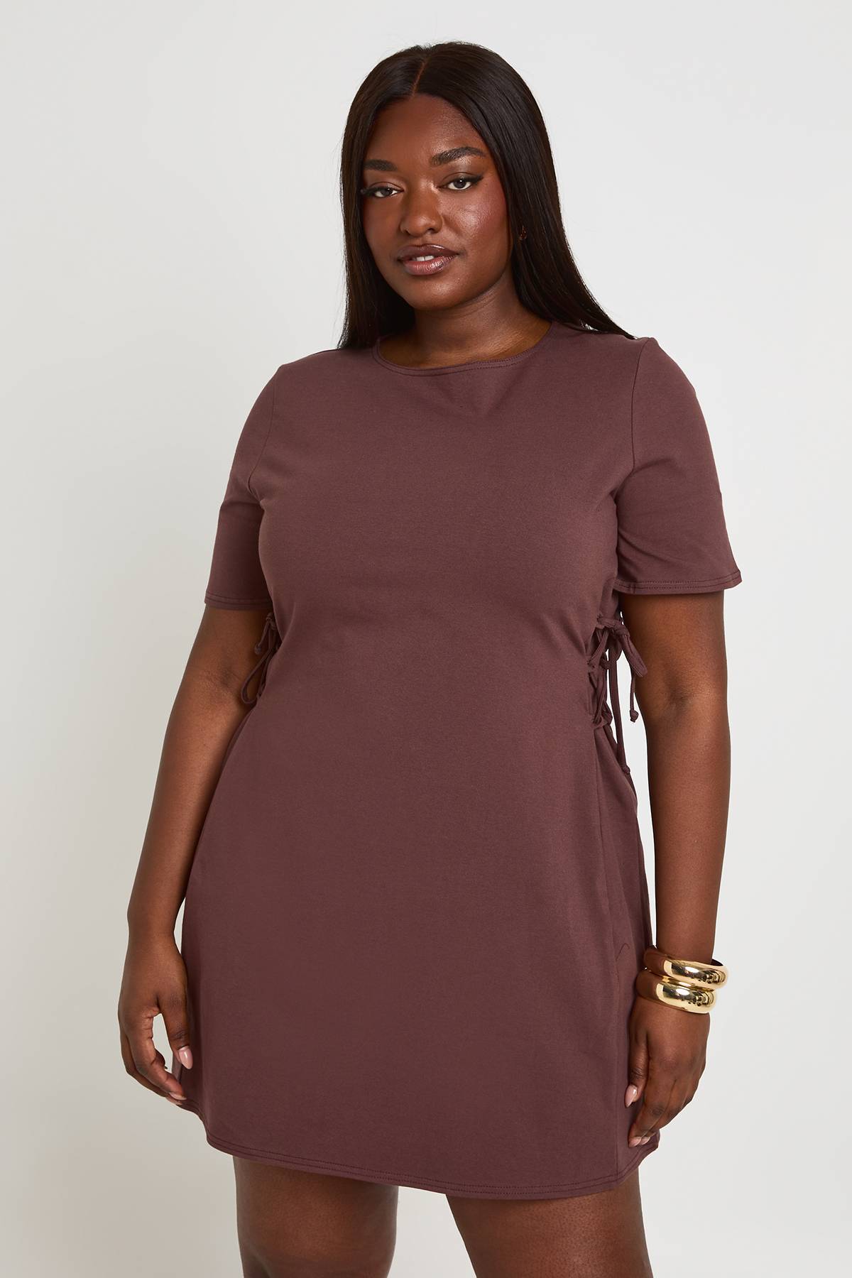 boohoo Robe T-shirt Grande Taille En Coton Avec Détail Noué Sur Le Côté
