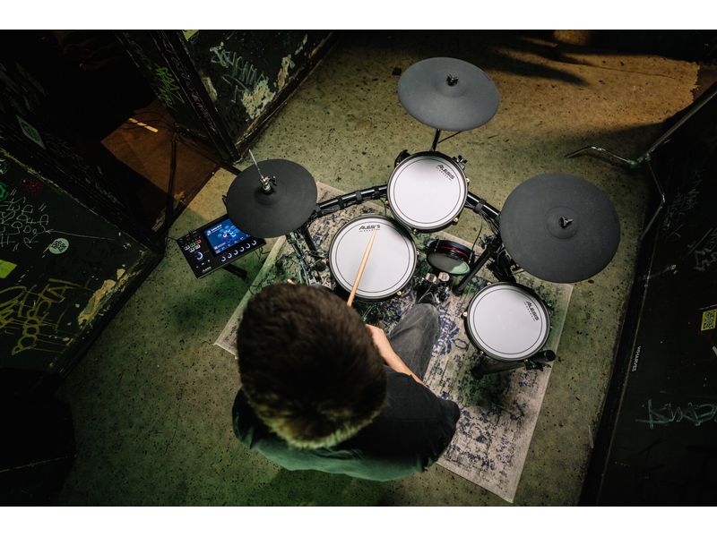 Alesis E-Drum Strata Club KIT Siebenteiliges E-Drum Kit mit Mesh Heads