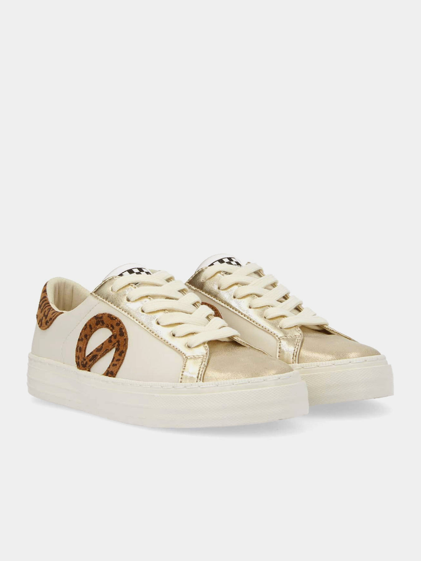 Sneakers NO NAME